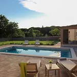 Daire With Pool Galižana