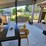 With Pool Apartment *