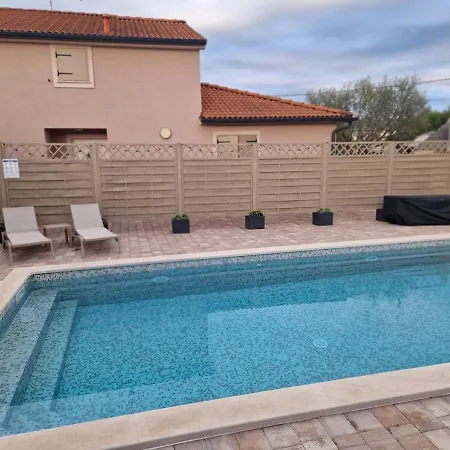 Apartman With Pool *