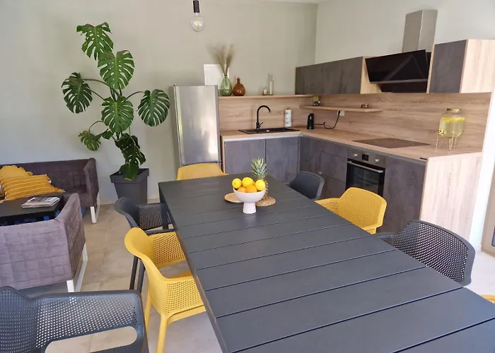 Apartman With Pool *