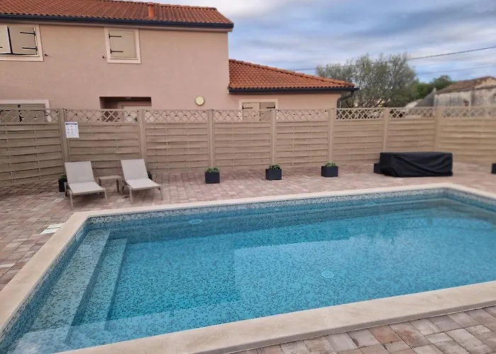 Apartman With Pool *