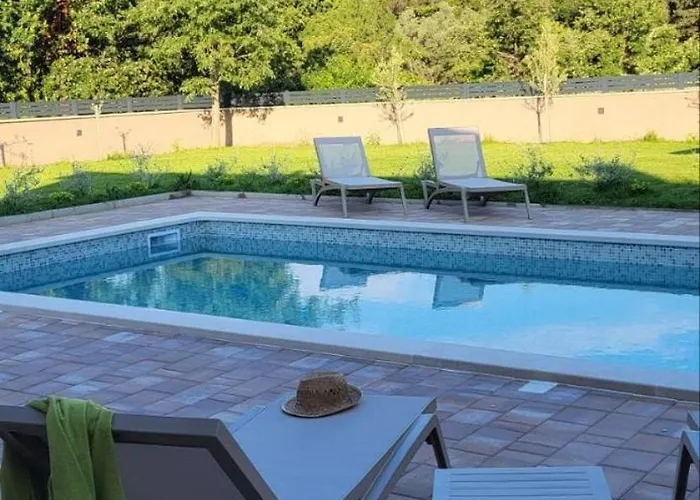 Apartamento With Pool