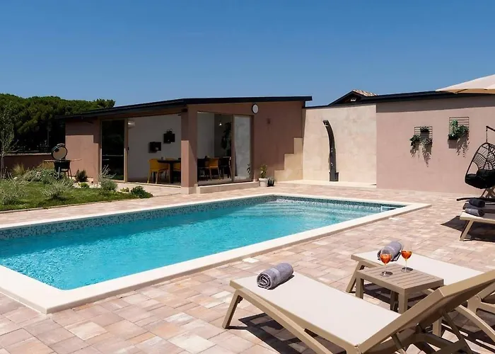 Apartman With Pool *